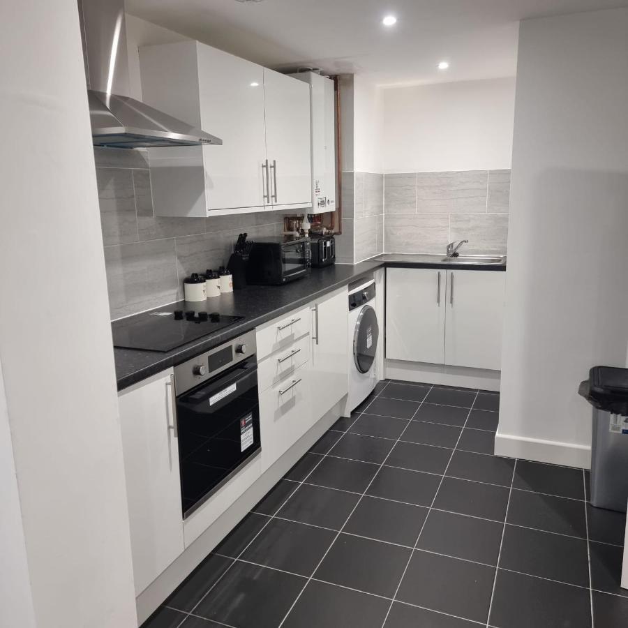 Classic 2 Bed Apartment In Oldkent Road London Exterior photo