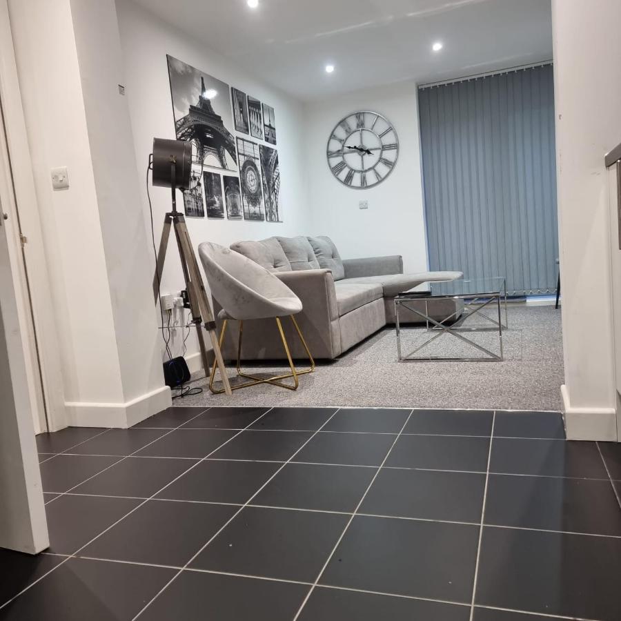 Classic 2 Bed Apartment In Oldkent Road London Exterior photo