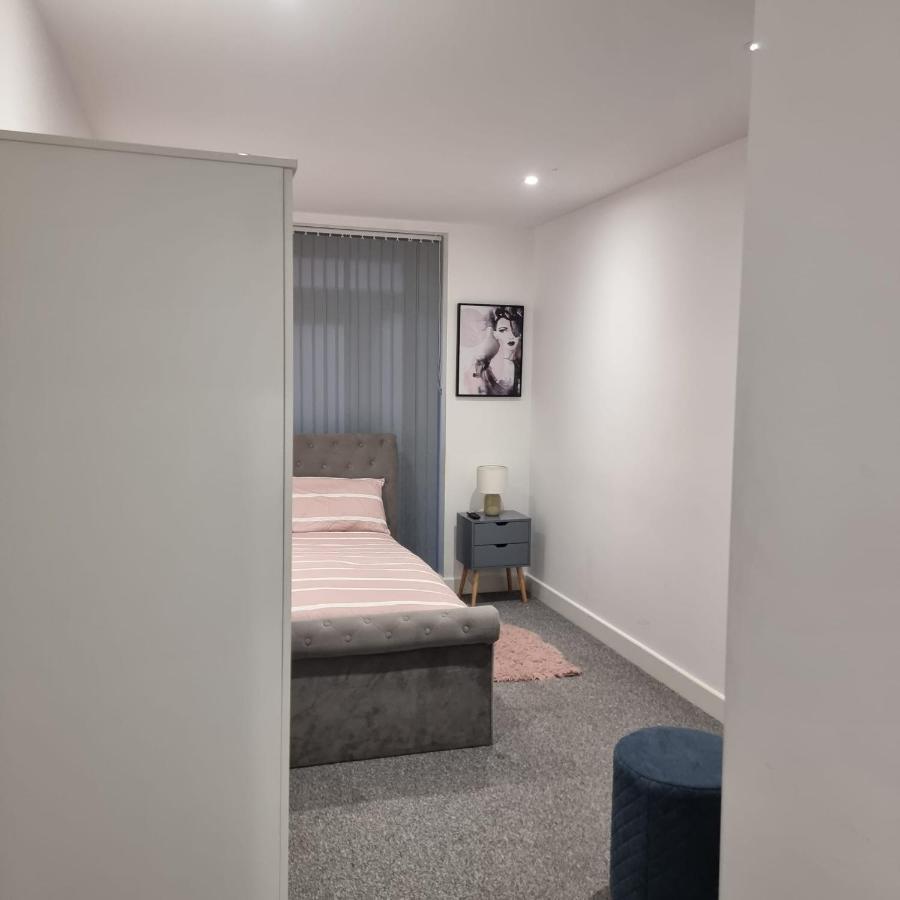 Classic 2 Bed Apartment In Oldkent Road London Exterior photo