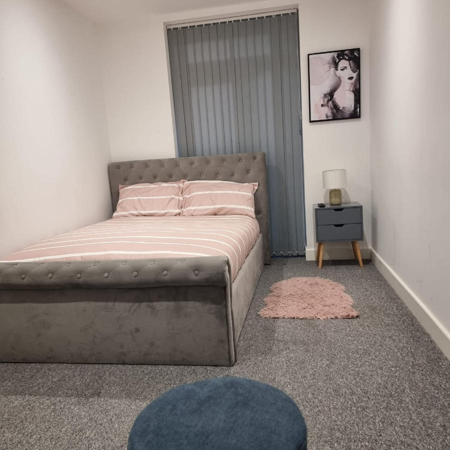 Classic 2 Bed Apartment In Oldkent Road London Exterior photo